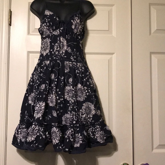 β¨β¨ππ HOST PICKED β¨β¨ππBlue & white floral dress - Picture 2 of 6